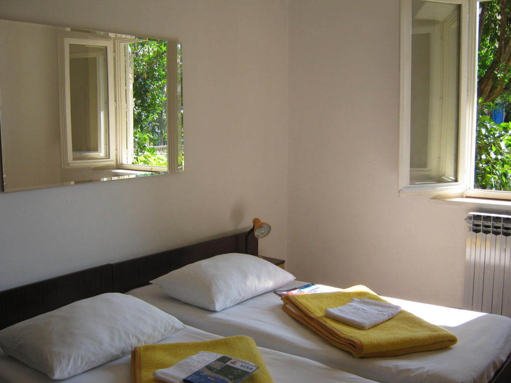 Apartments And Rooms Artemida ดูบรอฟนิก ภายนอก รูปภาพ